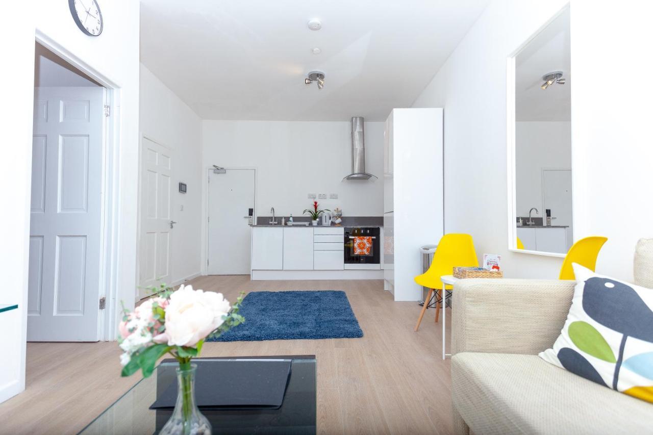 Apartment One Bedroom Serviced Smethwick Flat 309 *